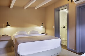 Oporto Collection Rosario- Luxury Suites
