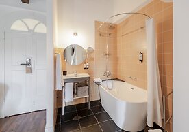 Oporto Collection Rosario- Luxury Suites