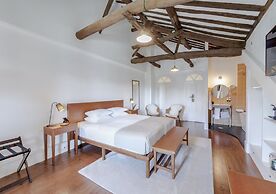Oporto Collection Rosario- Luxury Suites