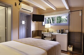Oporto Collection Rosario- Luxury Suites