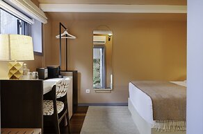 Oporto Collection Rosario- Luxury Suites
