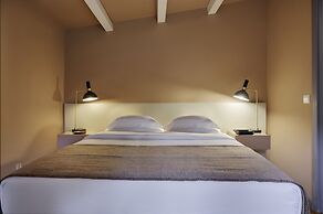 Oporto Collection Rosario- Luxury Suites