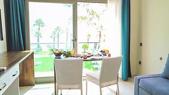 Dolunay Suit & Beach