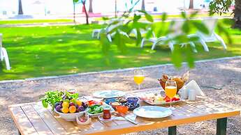 Dolunay Suit & Beach