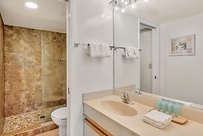 Castle at Maui Banyan