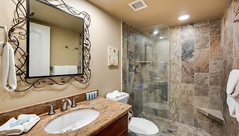 Castle at Maui Banyan