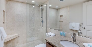 Castle at Maui Banyan