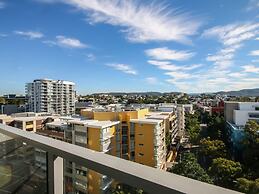 Urban Edge Apartments by Urban Rest