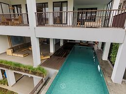 Indah 2 Villa 10 bedrooms with a private pool