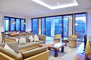 Kamala Villa 10 bedrooms with a private swimming pool