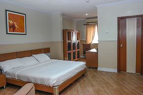 Quiet Pools Inn and Residence