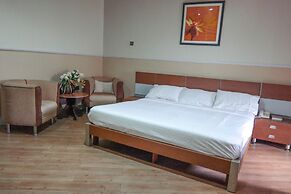 Quiet Pools Inn and Residence