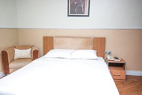 Quiet Pools Inn and Residence