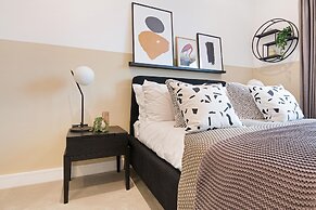 Design Brand new 3 Bedroom Apartment in Shoreditch