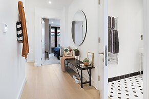 Design Brand new 3 Bedroom Apartment in Shoreditch