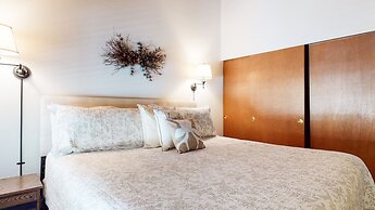 Val DIsere 17 Light and Bright, Across The Street From The Village, Pr