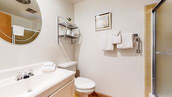 Val DIsere 17 Light and Bright, Across The Street From The Village, Pr