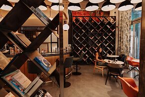 Dave Red Athens, a member of Brown Hotels