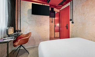 Dave Red Athens, a member of Brown Hotels