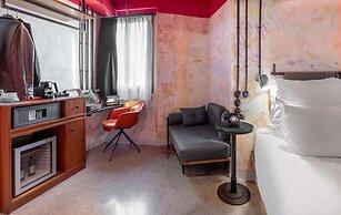 Dave Red Athens, a member of Brown Hotels