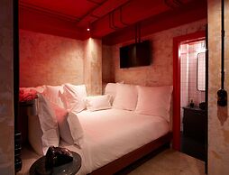 Dave Red Athens, a member of Brown Hotels