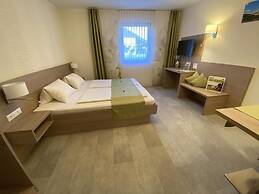 Privatzimmer & Ferienwohnungen Leeb