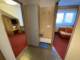 Privatzimmer & Ferienwohnungen Leeb