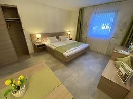 Privatzimmer & Ferienwohnungen Leeb