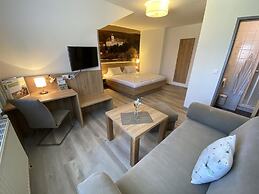 Privatzimmer & Ferienwohnungen Leeb