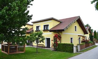 Privatzimmer & Ferienwohnungen Leeb