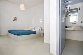 Iris House Agios Sostis