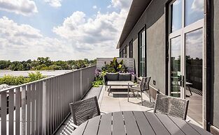 Daxton Hotel Birmingham, Curio Collection by Hilton