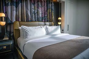 Daxton Hotel Birmingham, Curio Collection by Hilton