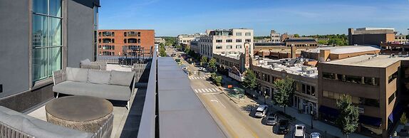 Daxton Hotel Birmingham, Curio Collection by Hilton