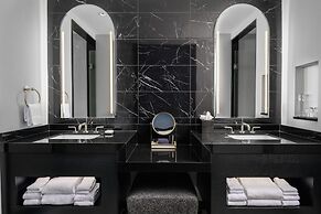 Daxton Hotel Birmingham, Curio Collection by Hilton