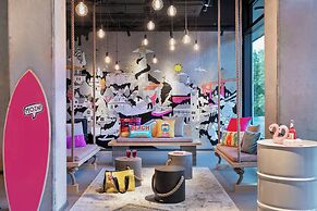 Moxy Hamburg City