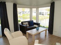 Comfortable Chalet Near Brunssummerheide