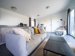 Modern Chalet Near De Veluwe National Park