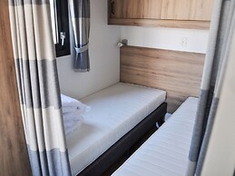 Lodge 4.5 km From the Seaside Town of Rockanje