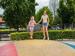 Detached Chalet With Garden and Wifi in Limburg