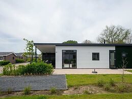 Modern Chalet With Dishwasher Near the Markermeer