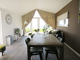 Modern Chalet With Dishwasher Near Markermeer
