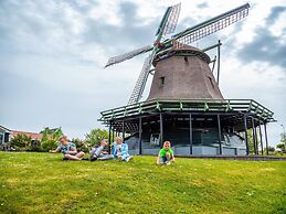 Modern Chalet With Dishwasher Near Markermeer
