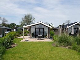 Modern Chalet With Dishwasher Near Markermeer