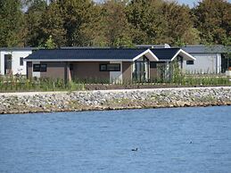 Modern Chalet With Dishwasher Near Markermeer