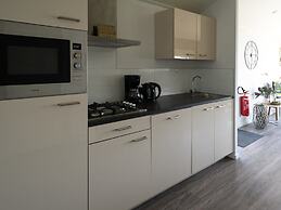 Modern Chalet With Dishwasher Near Markermeer
