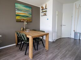 Modern Chalet With Dishwasher Near Markermeer