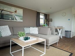 Modern Chalet With Dishwasher Near Markermeer