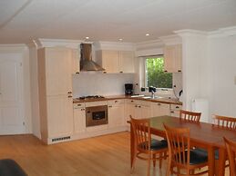 Tidy Holiday Home With Dishwasher