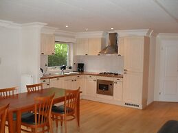 Tidy Holiday Home With Dishwasher